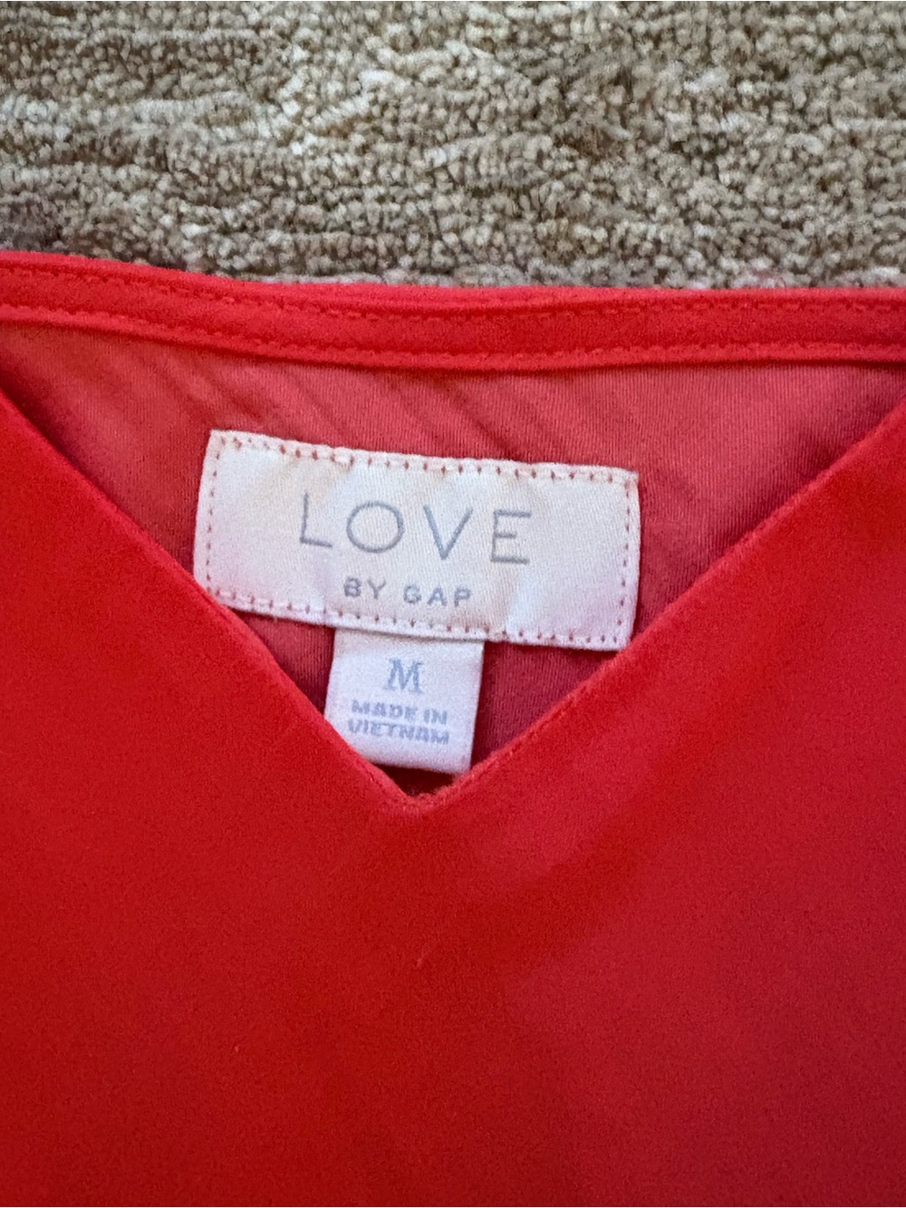PINK V-NECK TOP 🩷🕺 - Picture 4 of 4